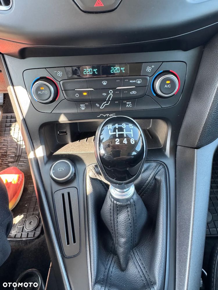 Ford Focus 1.5 TDCi SYNC Edition - 27