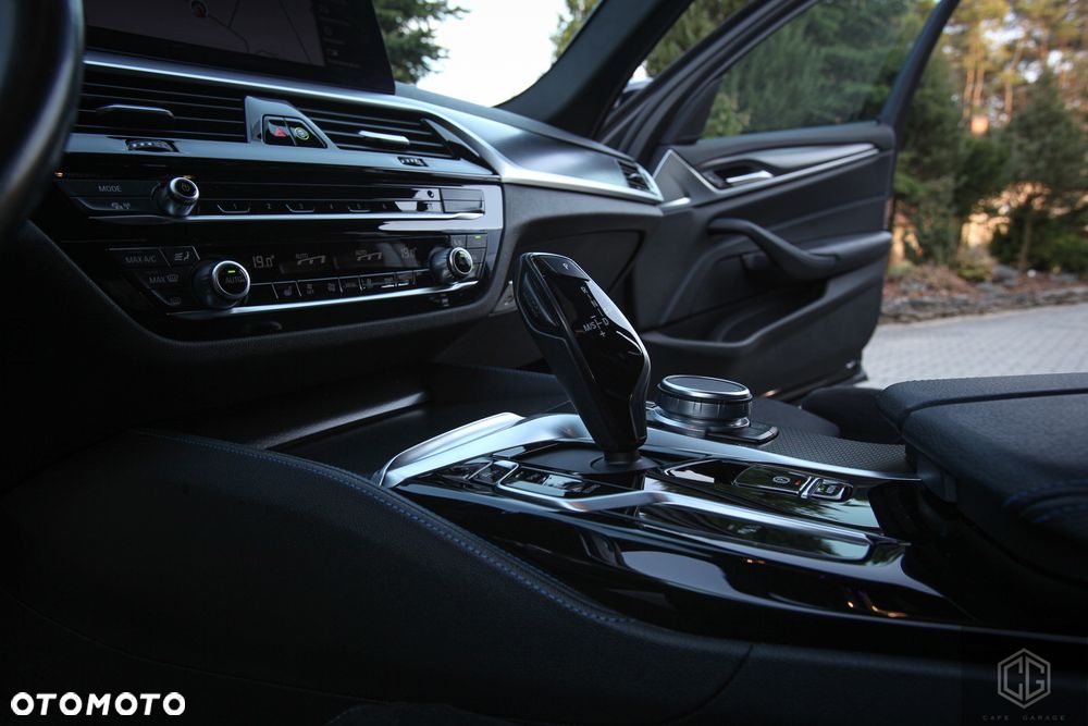BMW Seria 5 520d xDrive M Sport sport - 28