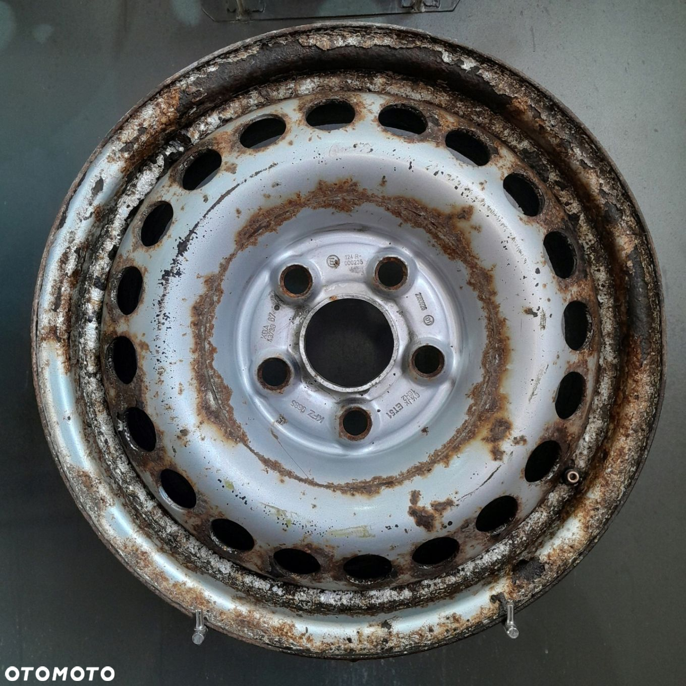 Felgi 16 5x120 Volkswagen T5 T6 OE F503106-29 - 4