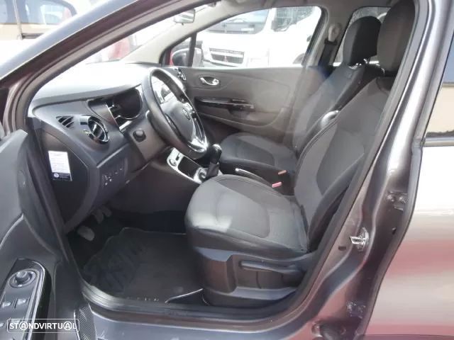 Renault Captur 1.5 dCi Exclusive - 10