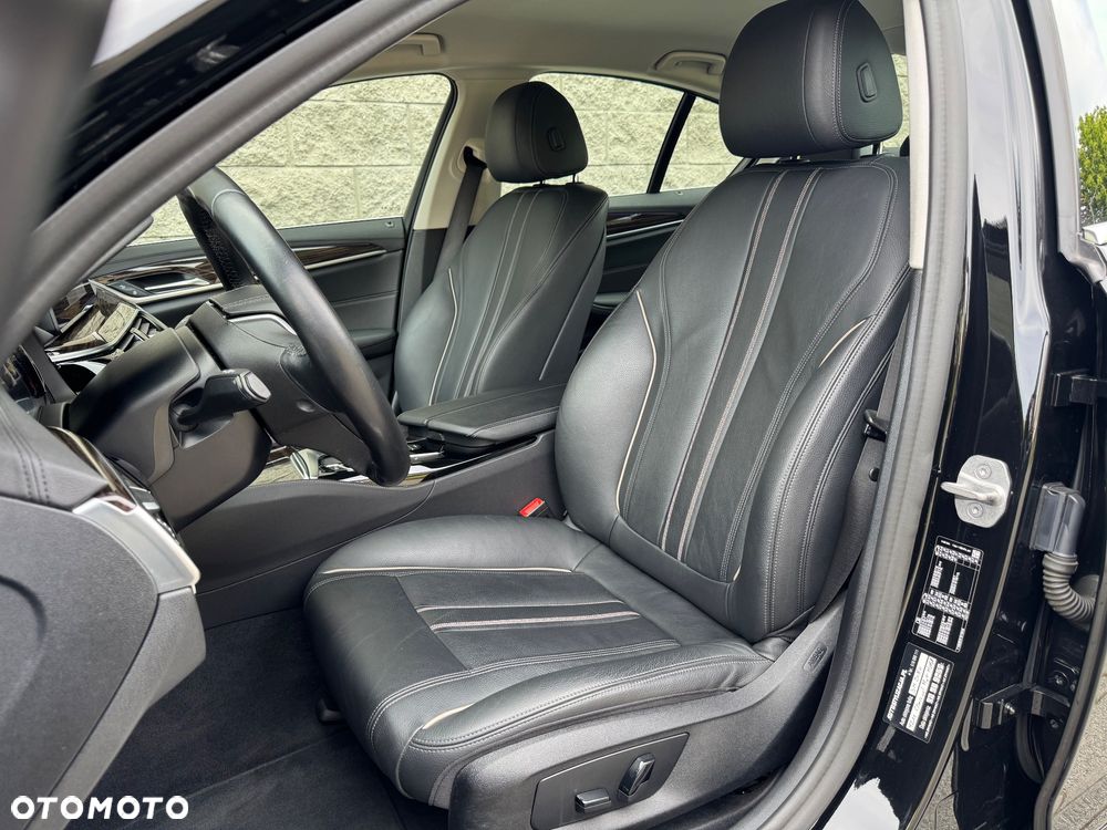 BMW Seria 5 518d Luxury Line - 29