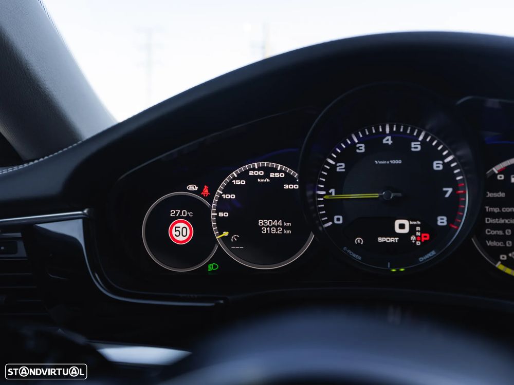 Porsche Panamera 4 E-Hybrid - 17