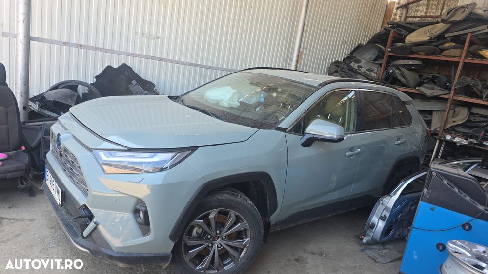 Toyota RAV4 - 1