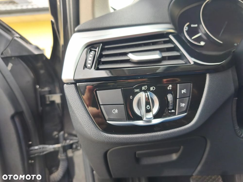 BMW Seria 5 - 22