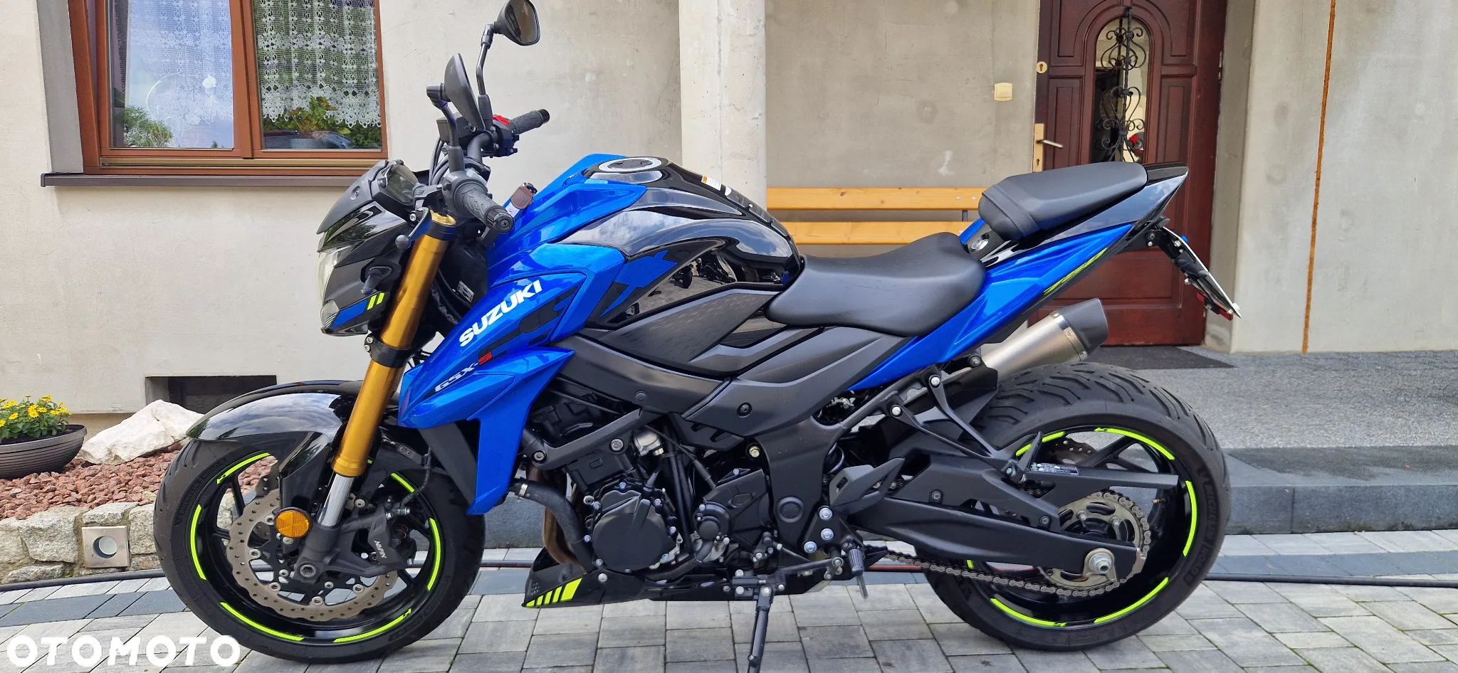 Suzuki GSX - 11