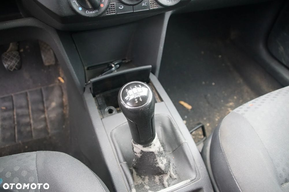 Auto na części - Volkswagen Polo IV 9N 1.2 6V 54 KM AWY GER L041 2002R Silnik Skrzynia Klapa Maska Błotnik Drzwi Szyba Sterownik Moduł Licznik Deska Kokpit Kierownica - 13