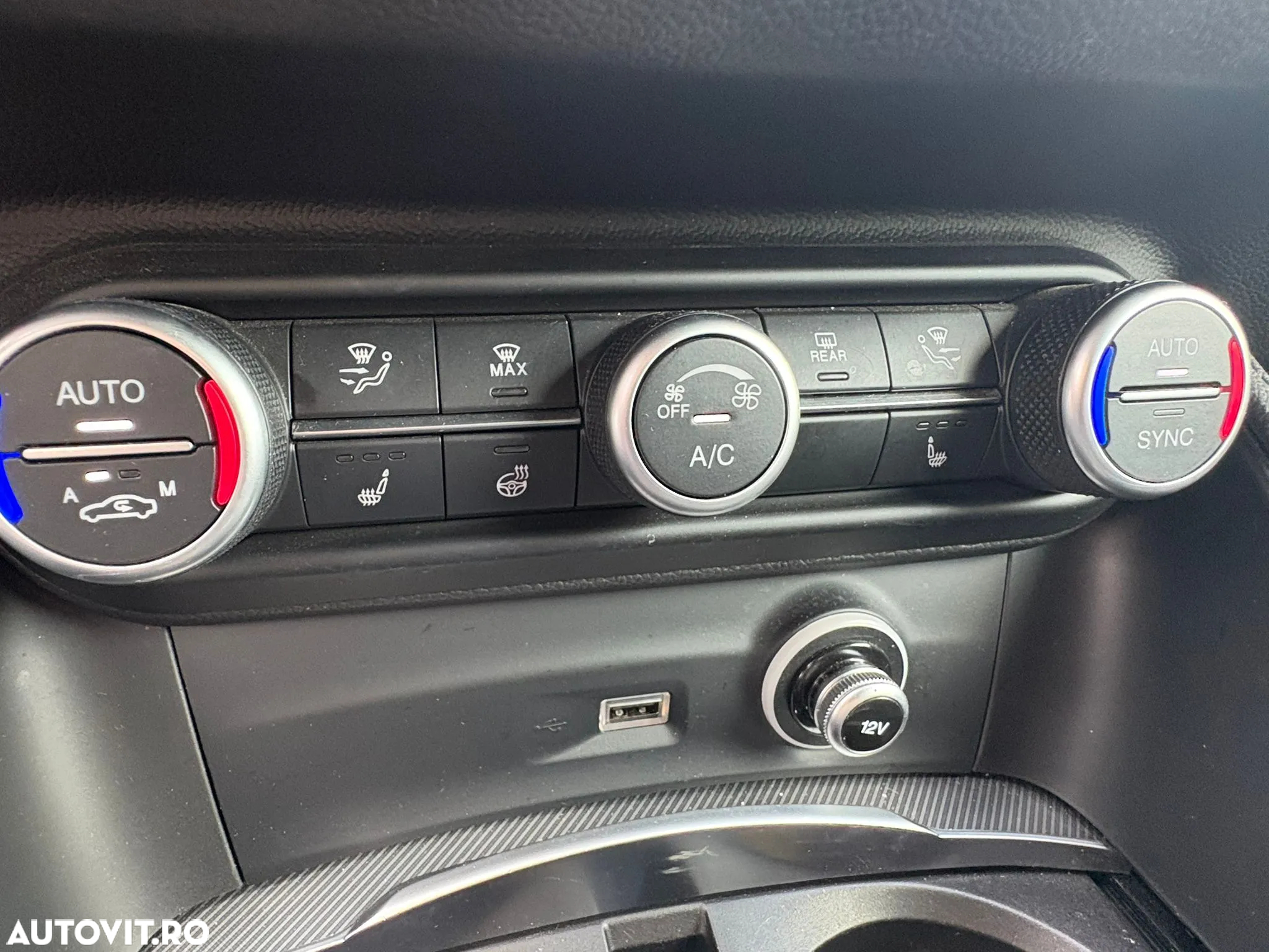 Alfa Romeo Stelvio 2.0 Turbo AWD AT8 Veloce - 13