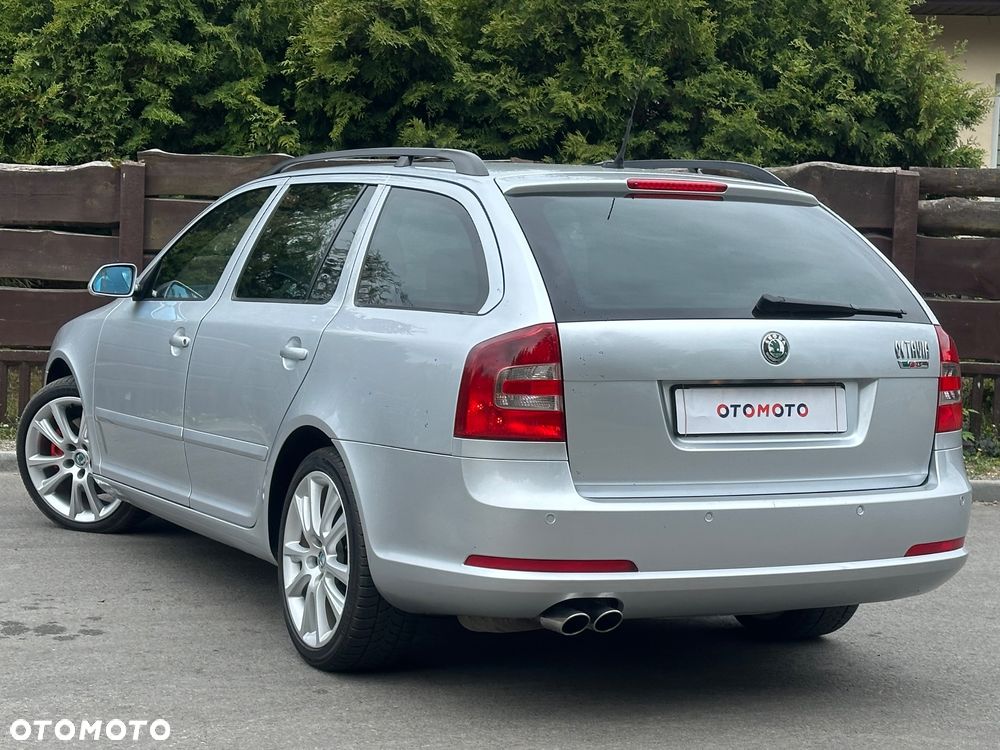 Skoda Octavia 2.0 TDI CR DPF RS - 3