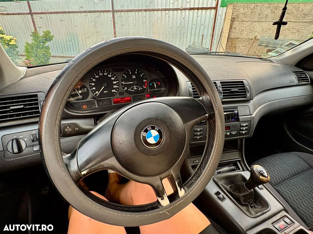 BMW Seria 3 318i - 5