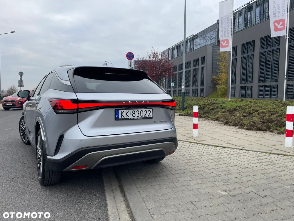 Lexus RX 450h+ Omotenashi - 4