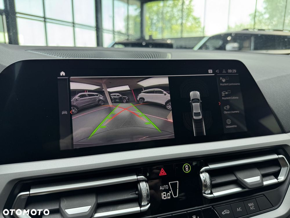 BMW Seria 3 318i - 37