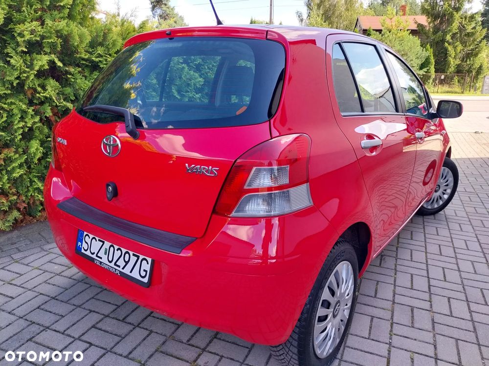 Toyota Yaris 1.0 Terra - 26