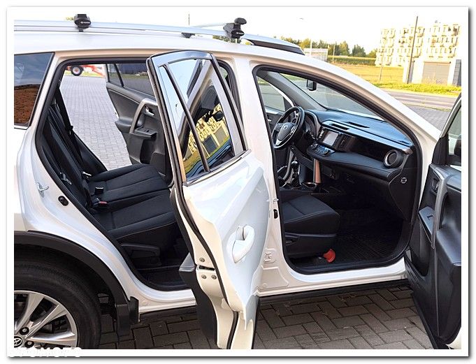 Toyota RAV4 2.0 D-4D 4x2 Start-Stop Executive - 8