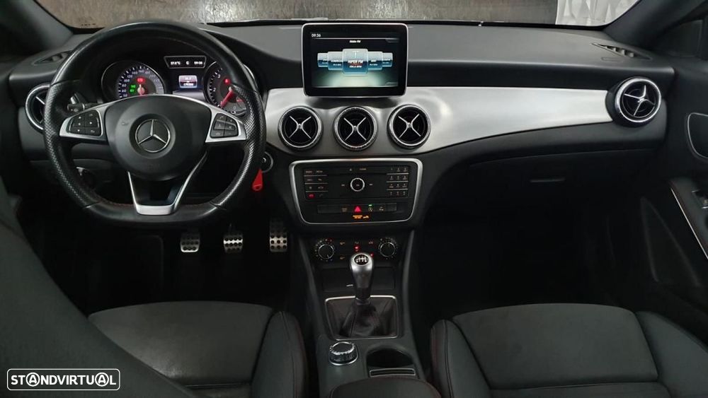 Mercedes-Benz CLA 180 d Shooting Brake AMG Line - 24