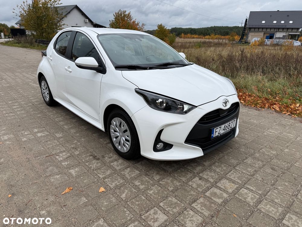 Toyota Yaris 2023 photo 2