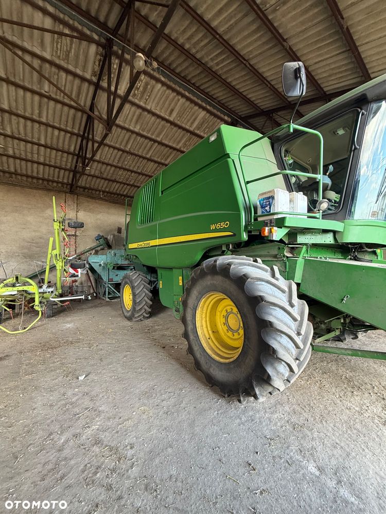 John Deere W650 - 2