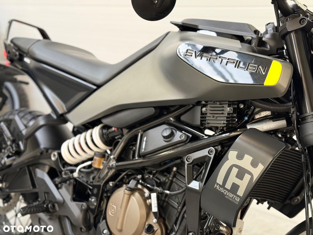 Husqvarna Svartpilen - 15