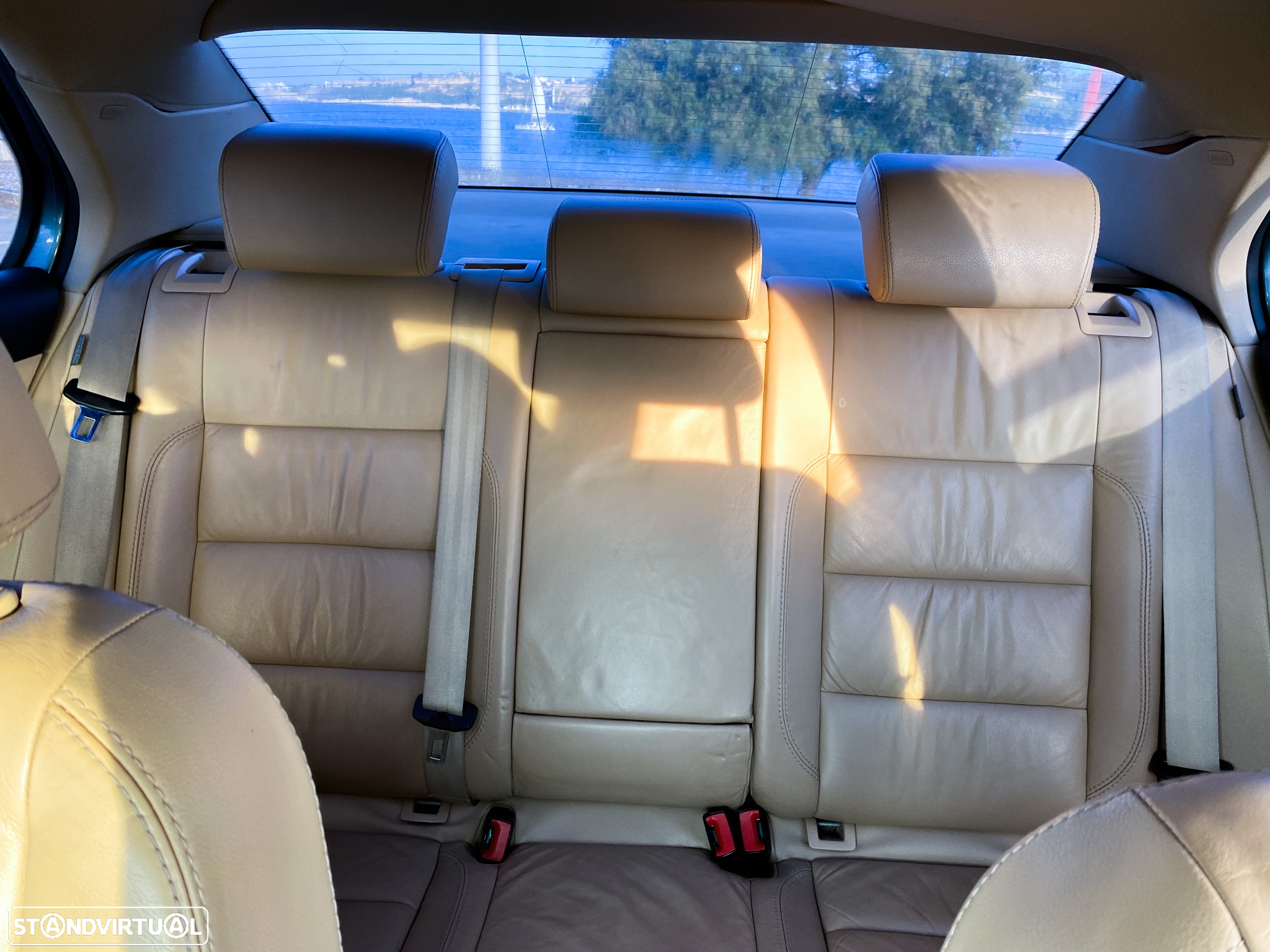 VW Jetta 1.9 TDi BlueM. Confortline - 12