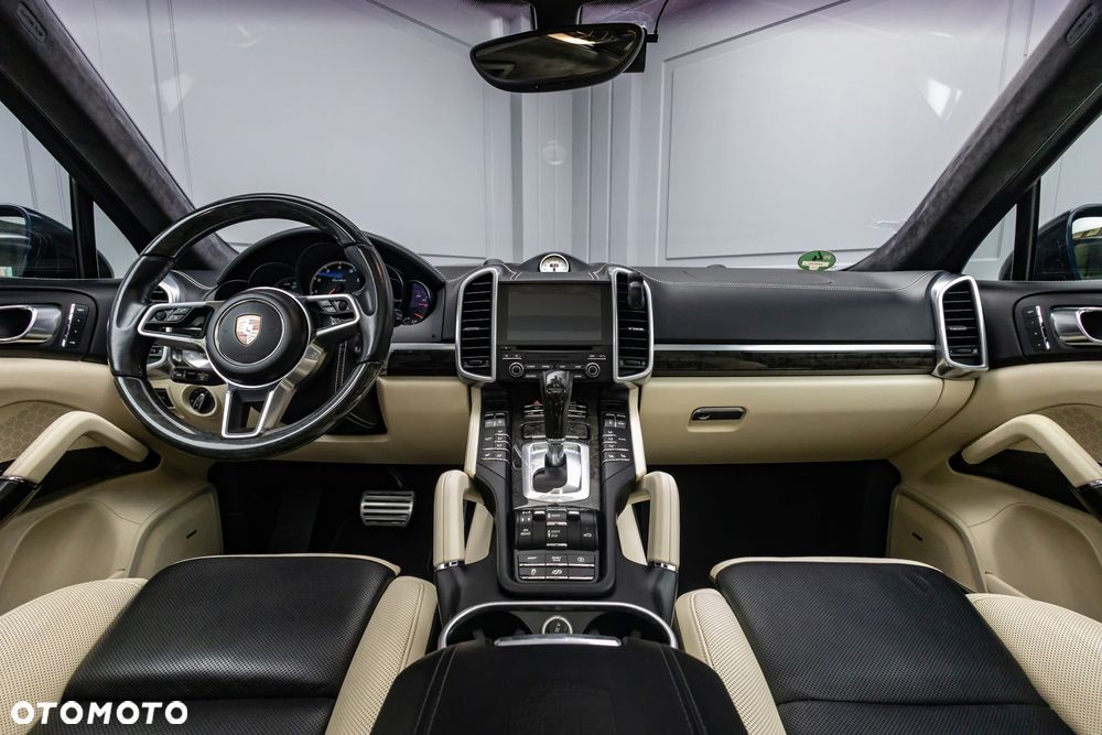 Porsche Cayenne - 7