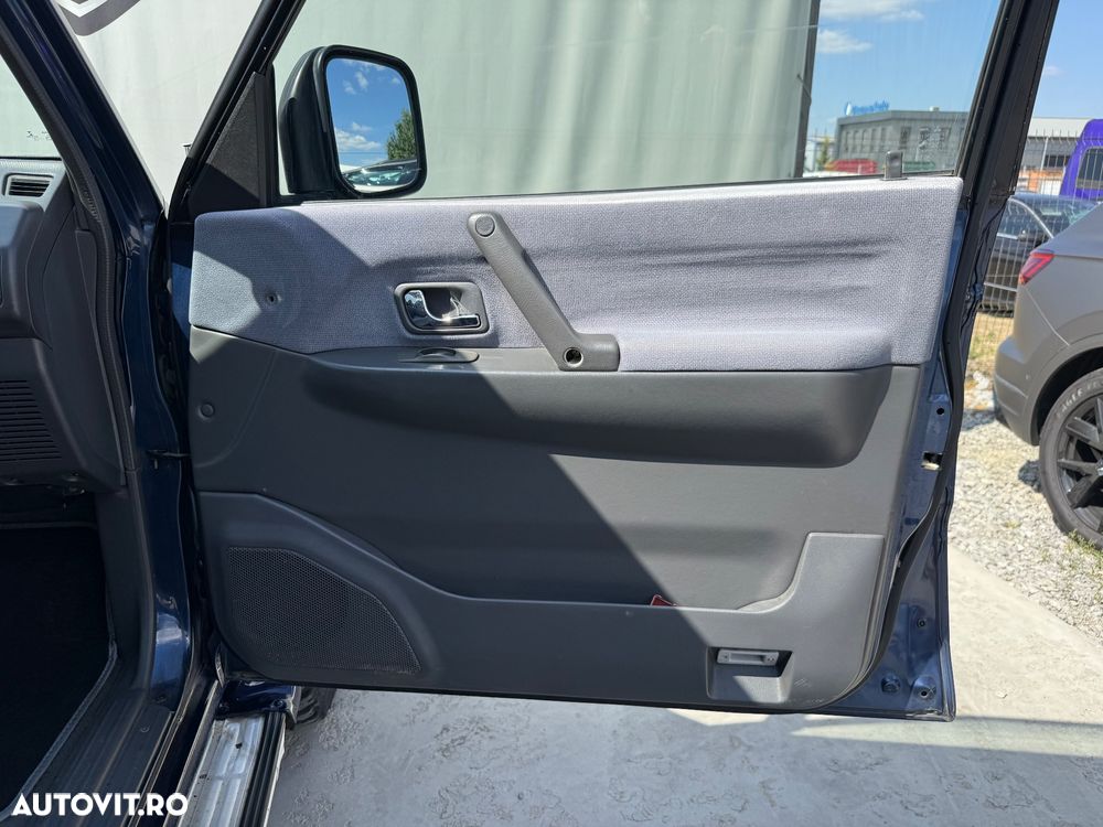 Mitsubishi Pajero Metal Top 2.5 TD GL - 16