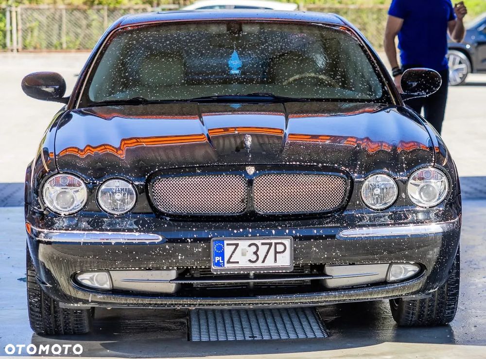Jaguar XJR - 6