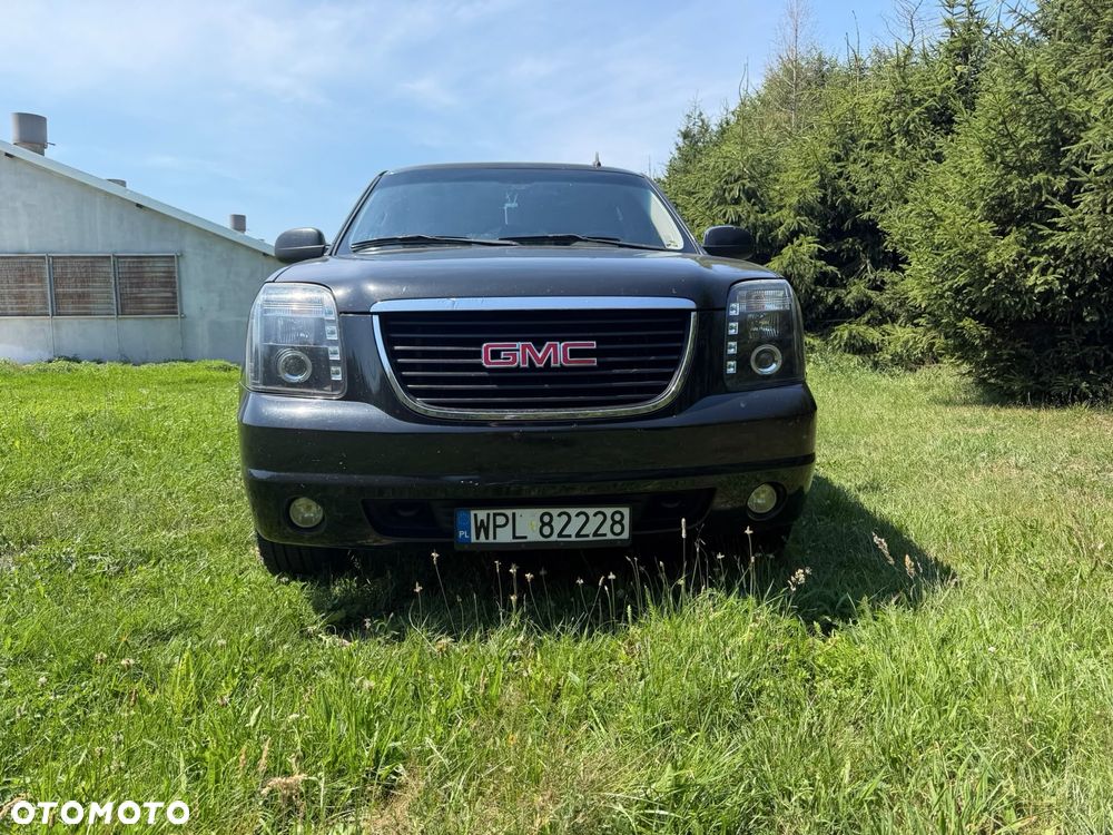 GMC Yukon - 1