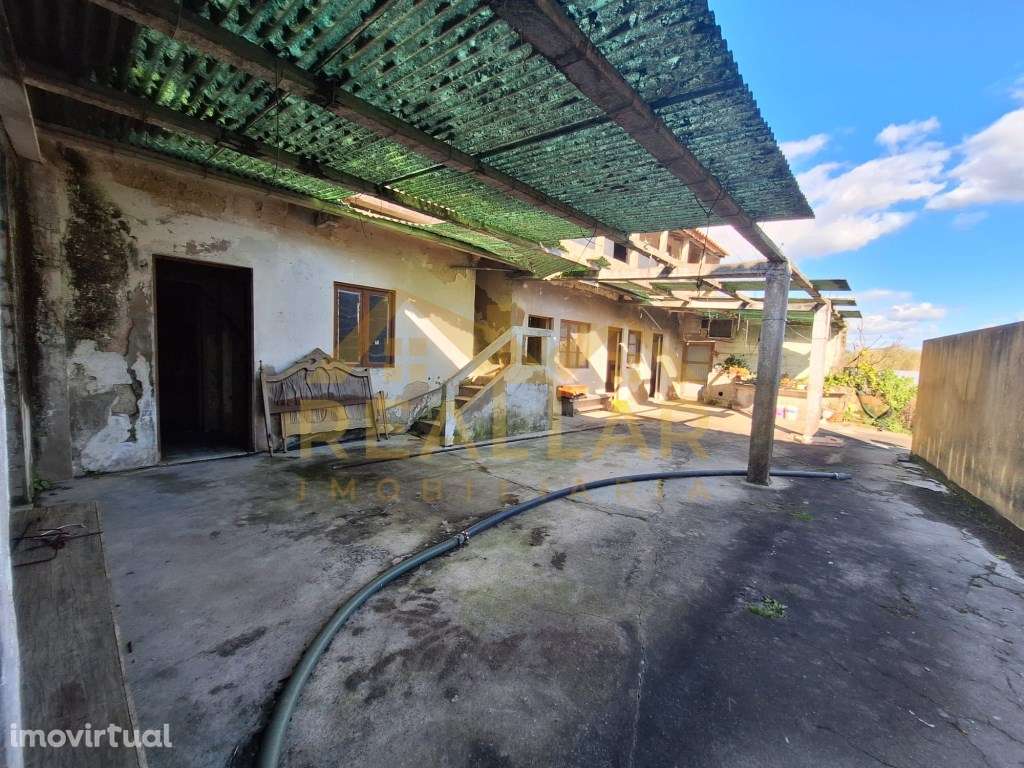 Moradia para Restauro em Aguçadoura! - Grande imagem: 3/26
