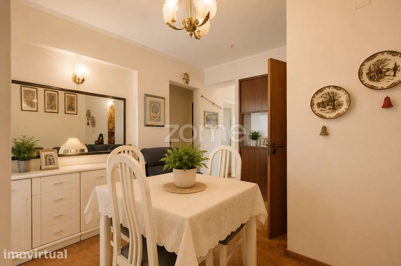 Apartamento T2, 2º Andar, no centro de Albufeira - Grande imagem: 2/15