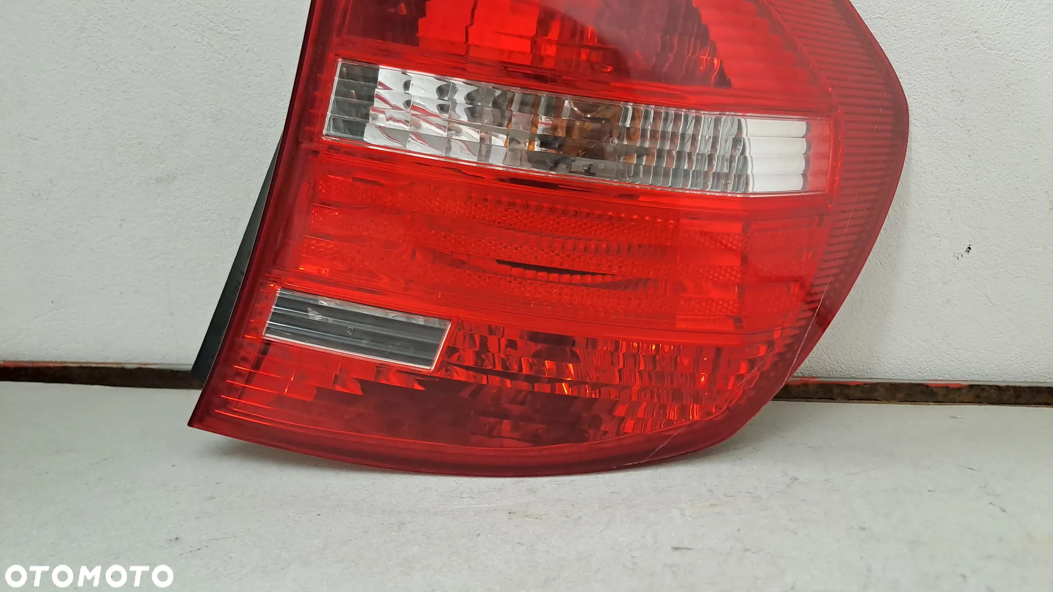 BMW 1 E87 LIFT 07-13 LAMPA PRAWA TYŁ TYLNA 63216924502 EU - 2