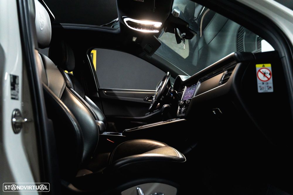 Porsche Macan T - 23