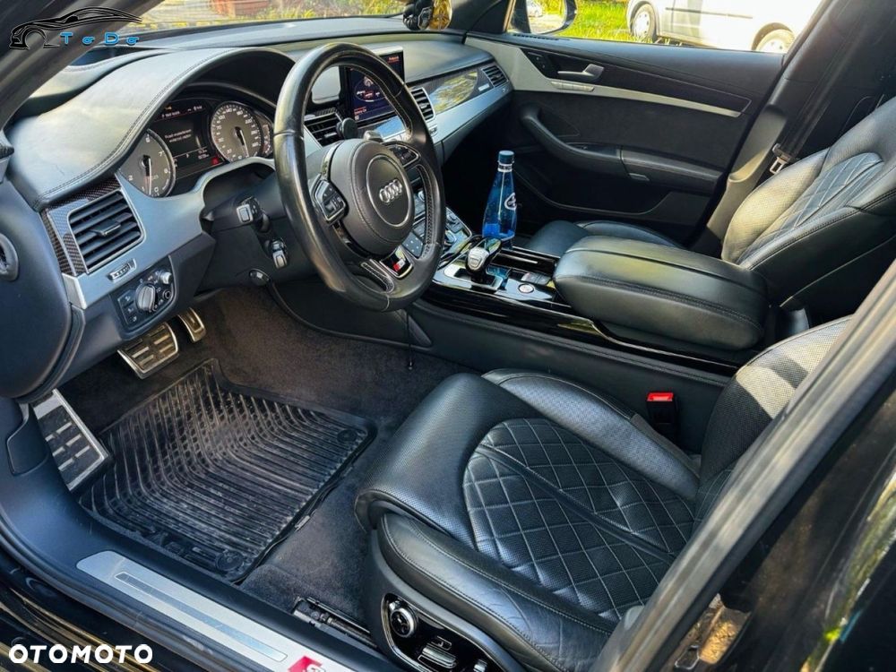 Audi S8 Plus - 16