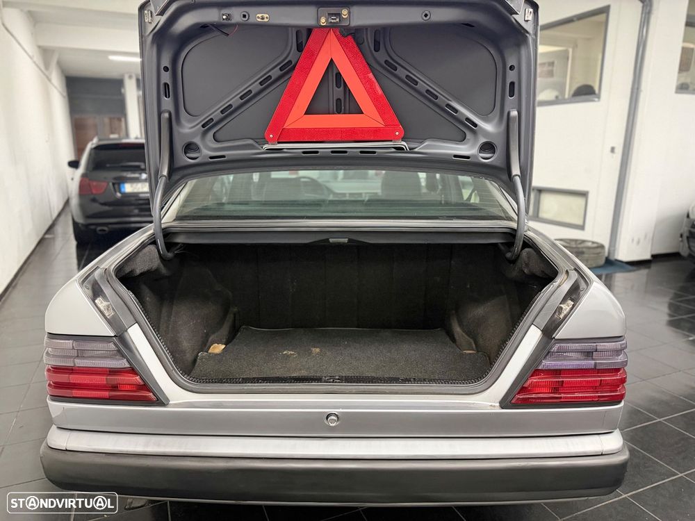 Mercedes-Benz W124 (1984-1997) 200 D - 10
