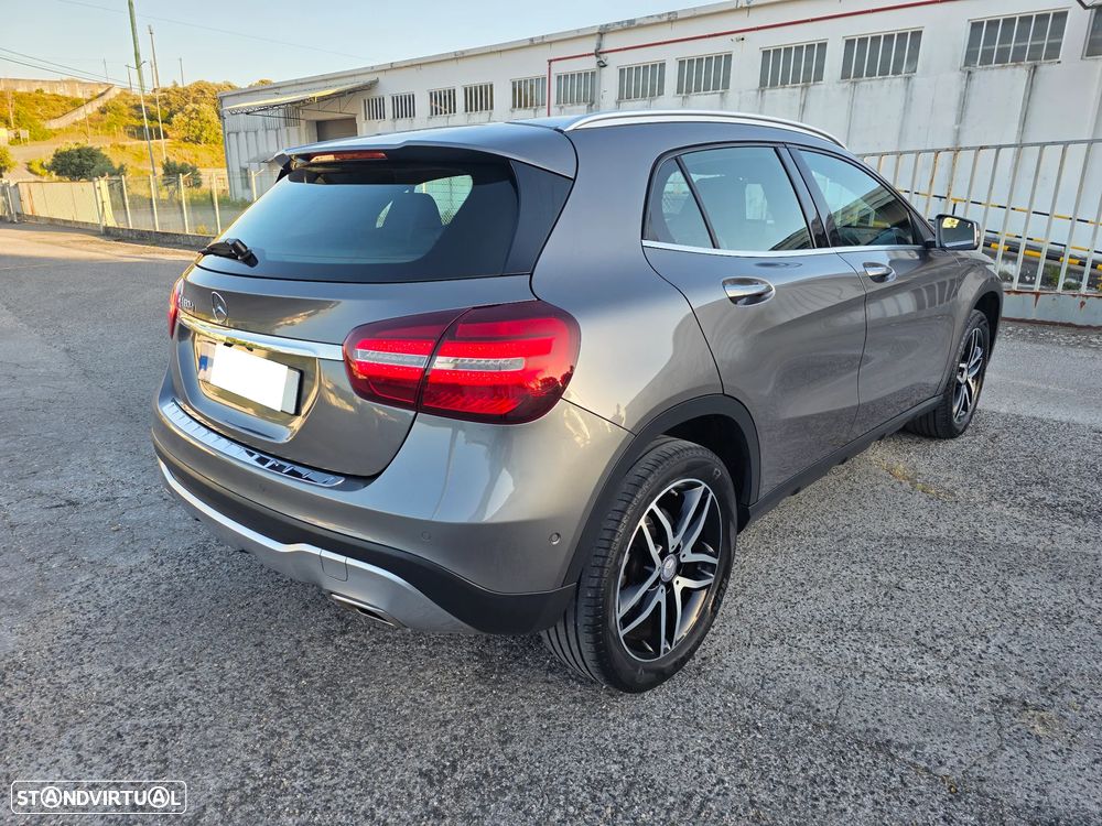 Mercedes-Benz GLA 180 d Urban - 3