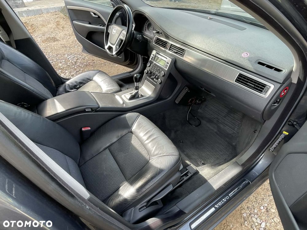 Volvo V70 2.0 Momentum - 9