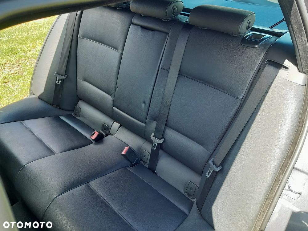 BMW Seria 3 320d - 12