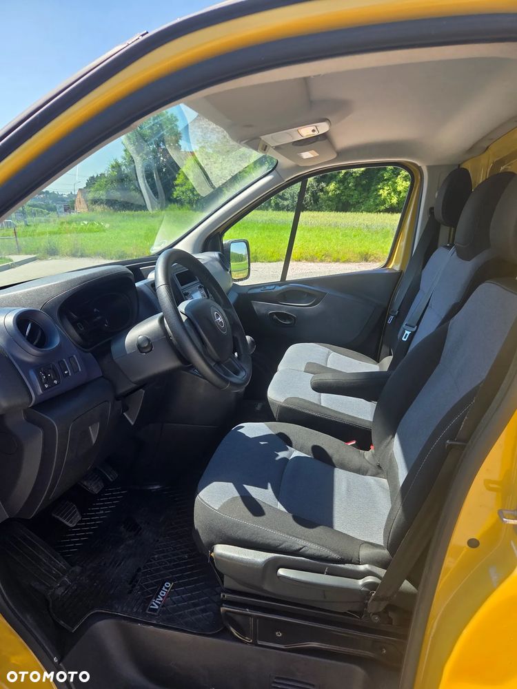 Opel Vivaro - 8