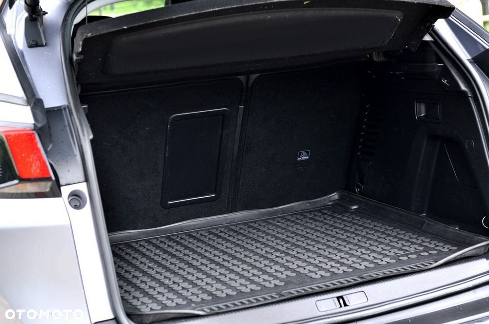 Peugeot 3008 1.6 BlueHDi Allure S&S - 11