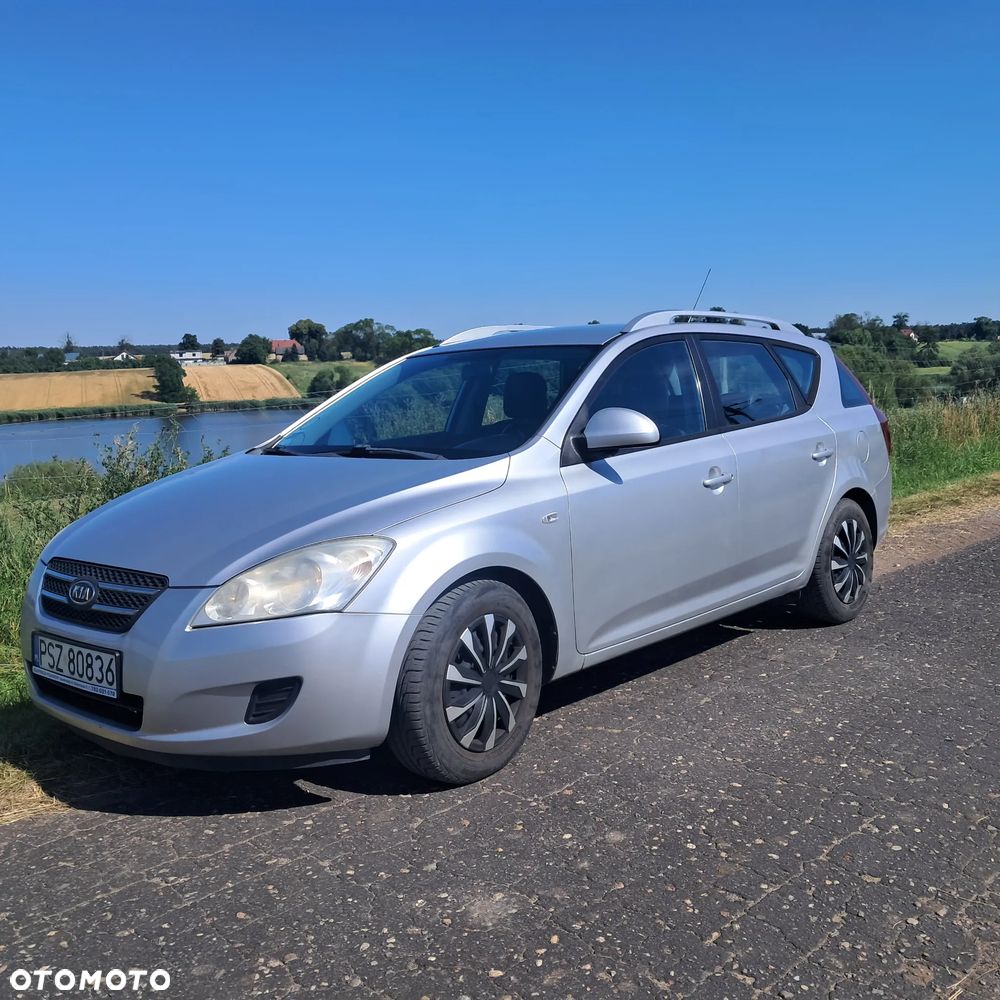 Kia Ceed 1.6 Crdi Comfort + - 1