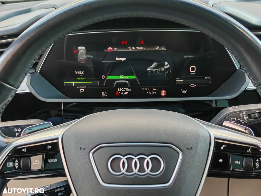 Audi e-tron 55 quattro advanced - 11