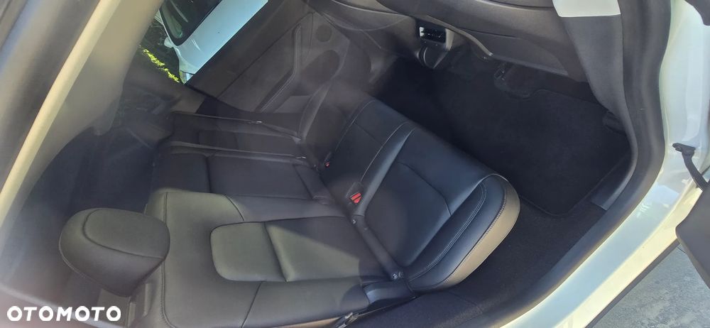 Tesla Model Y Long Range Dual Motor AWD - 20