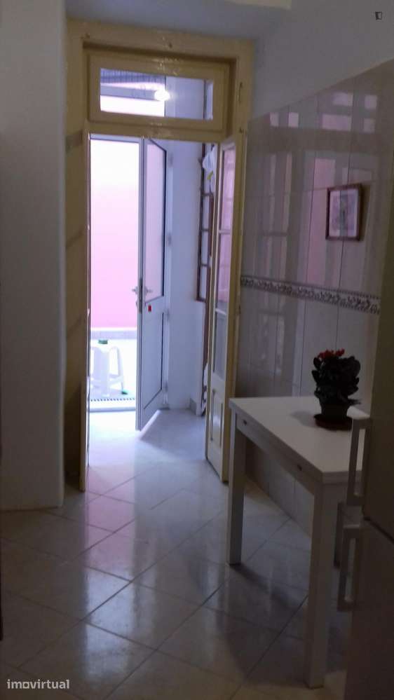 Quarto - localizado em Alameda Lisbon - Grande imagem: 5/8
