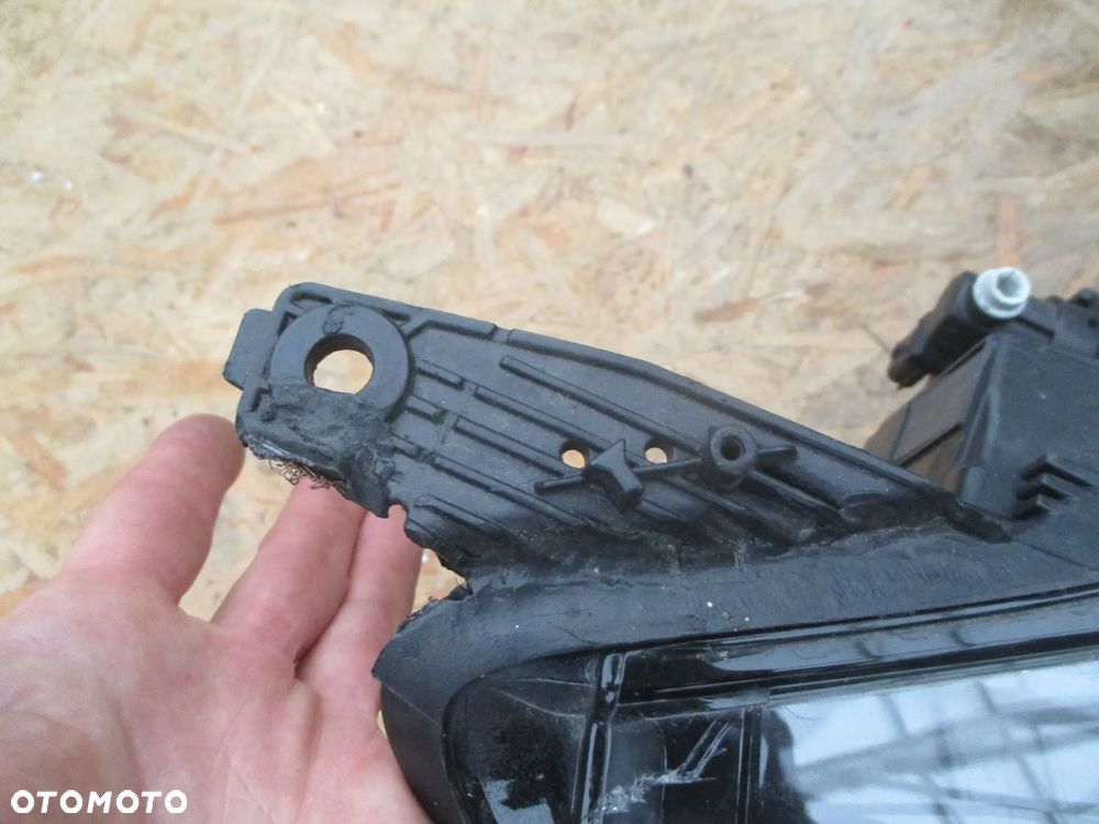 RENAULT MEGANE IV 4 LAMPA PRZEDNIE PRAWA LED PURE VISION 260104596R 90060931 - 3