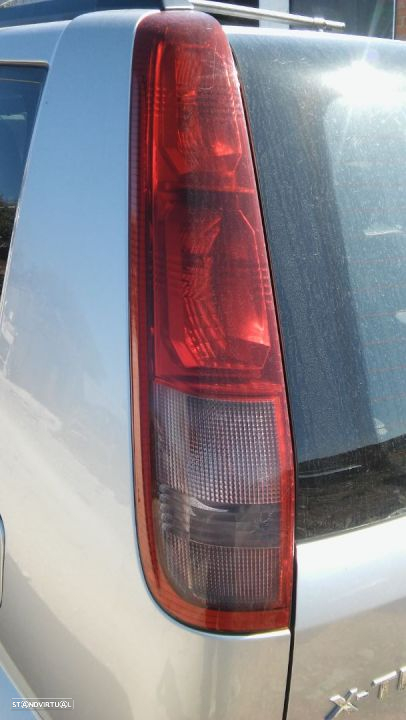 Farois traseiros nissan x trail t30 - 2