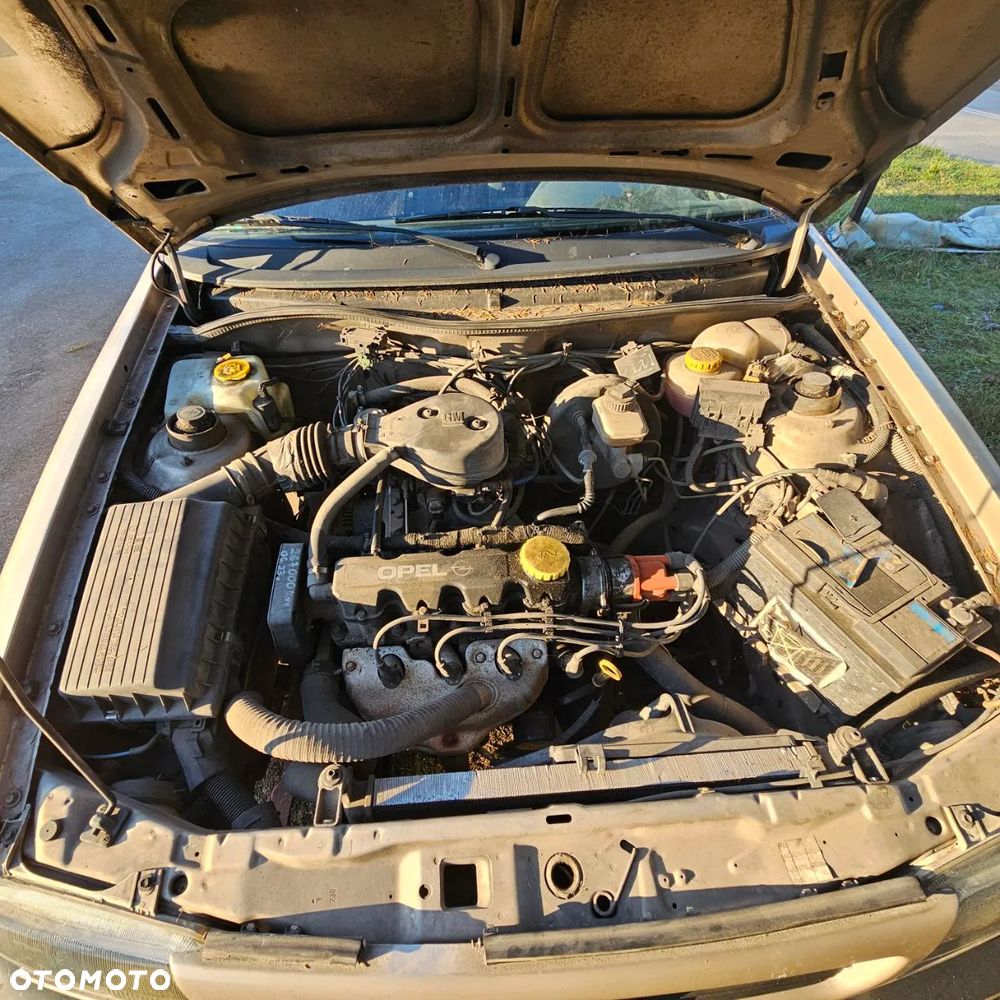 Opel Astra Classic F 1,4 B  (Z489) pojazd na części: maska, zderzak, drzwi, szyby, lusterka, chłodnica - 7