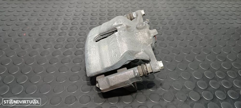 BRAÇADEIRA ENO FRENTE DIREITA SEAT ATECA (KH7) FR - 1