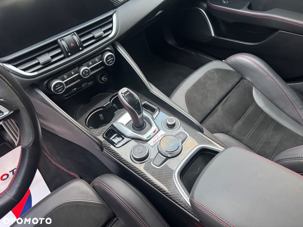 Alfa Romeo Giulia 2.9 Bi Turbo V6 Quadrifoglio Nring - 23