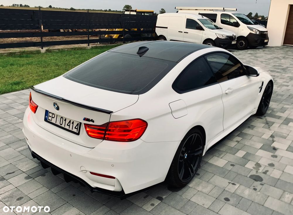 BMW M4 Coupe DKG - 17