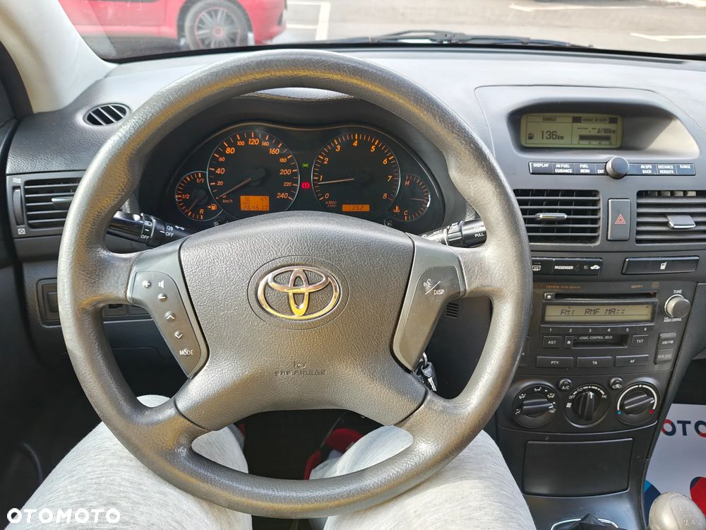 Toyota Avensis 1.8 Terra - 20