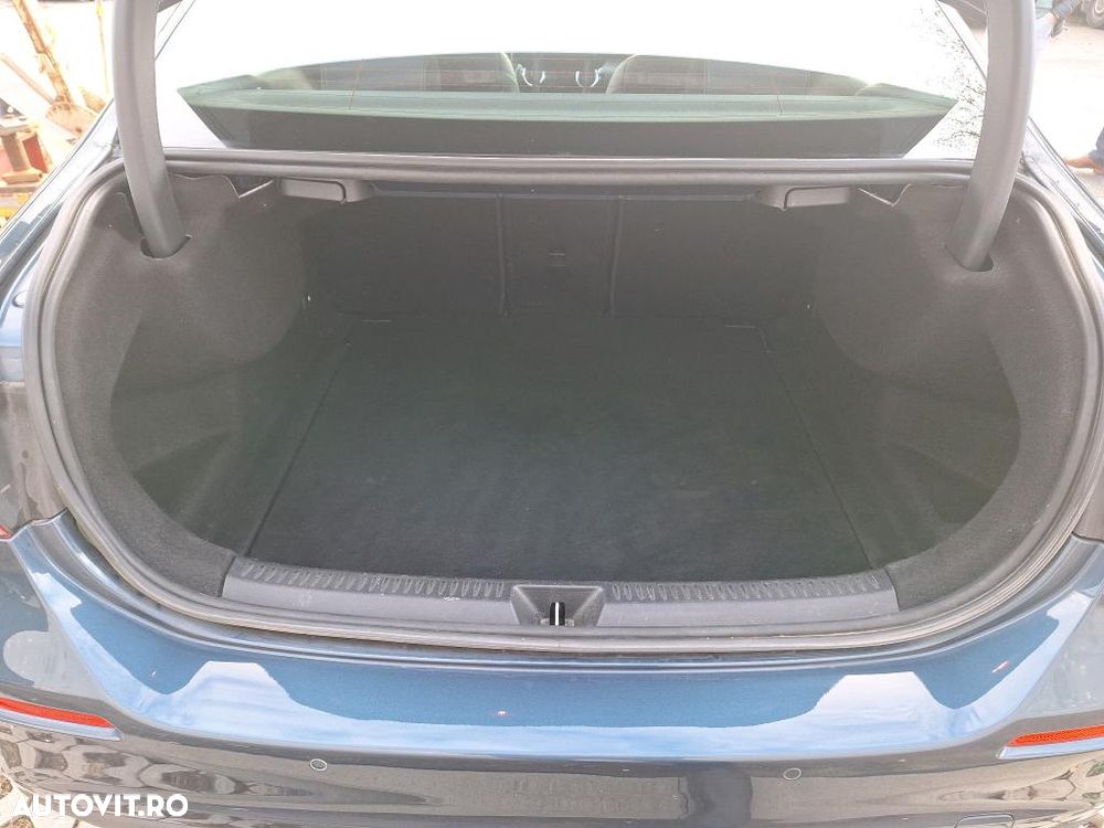 Mercedes-Benz A 180 d 7G-DCT - 10