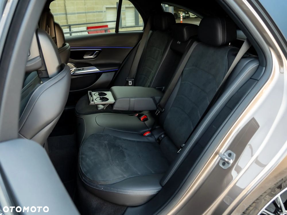 Mercedes-Benz Klasa E 300de 4Matic 9G-TRONIC Edition AMG Line - 19